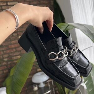 Vagabond black loafers